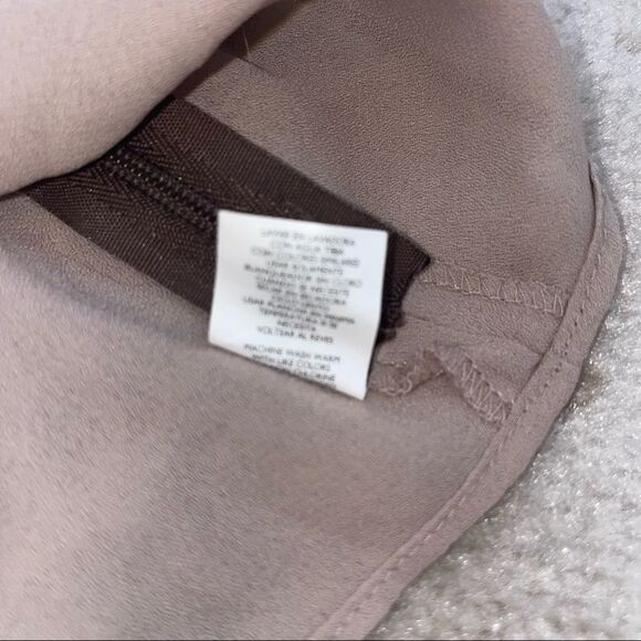 💋Bundle 4 items for $20. Add items💋 to a bundle3 - Picture 6 of 11